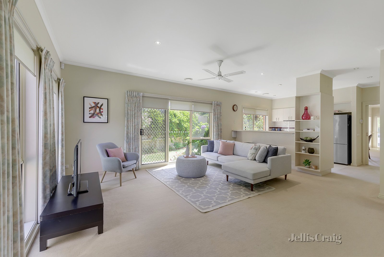 30 Hutchinson Drive, Kew image 5