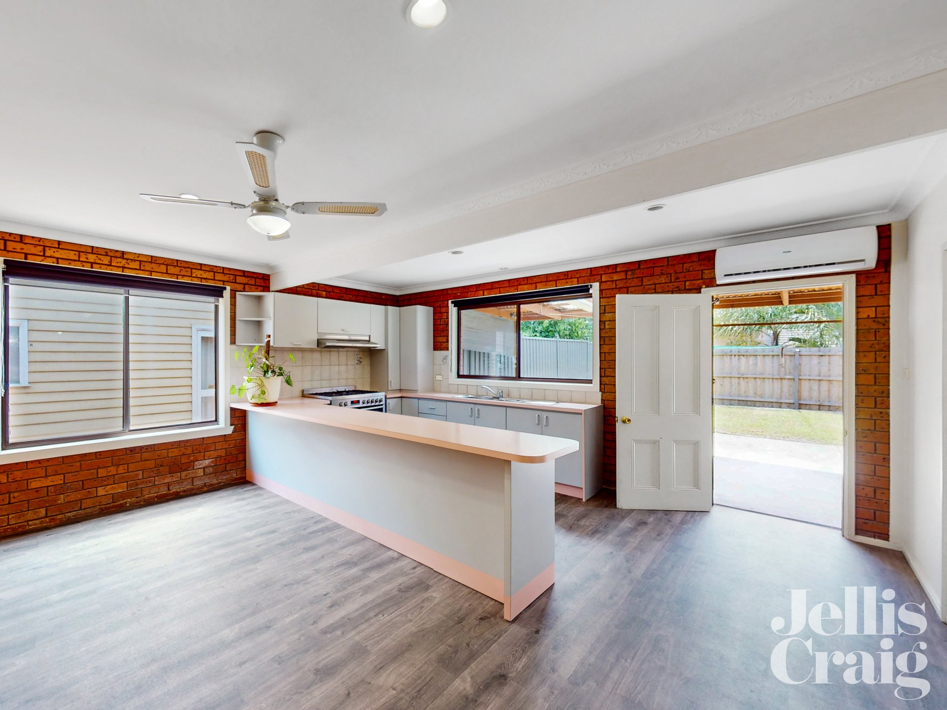 30 Illawarra Road, Flemington image 2
