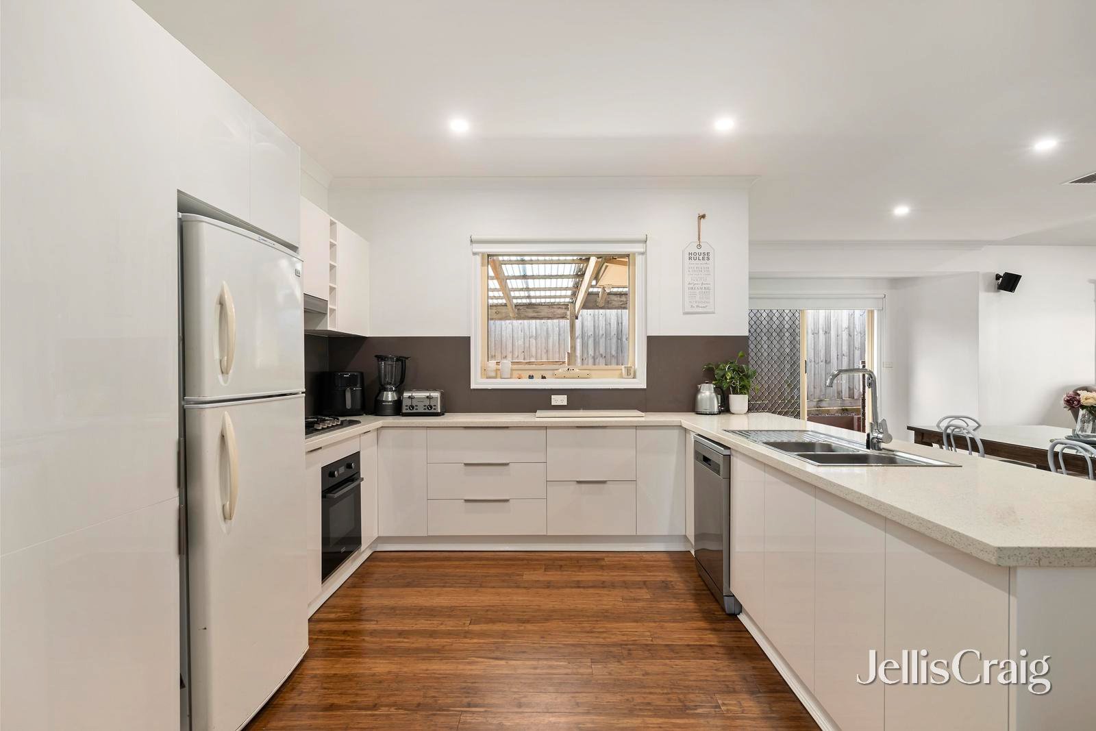 30 Larbert Road, Mooroolbark image 7