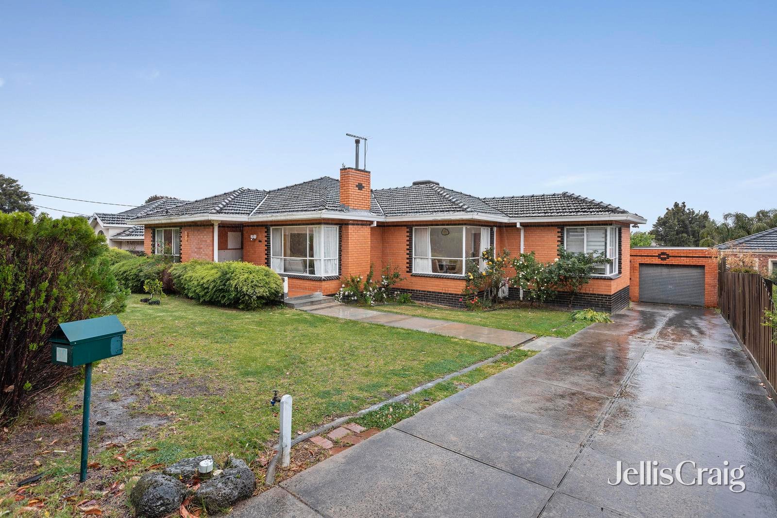 30 Leeds Street, Doncaster East image 2