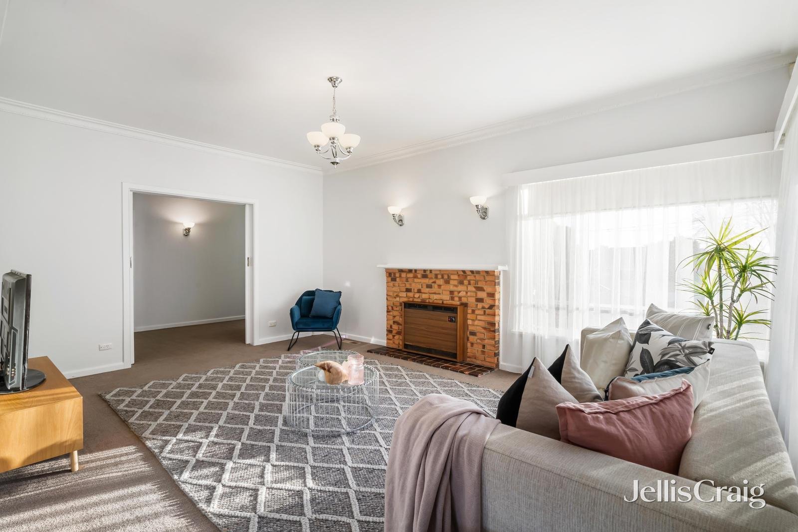 30 Lysbeth Street, Mckinnon image 3