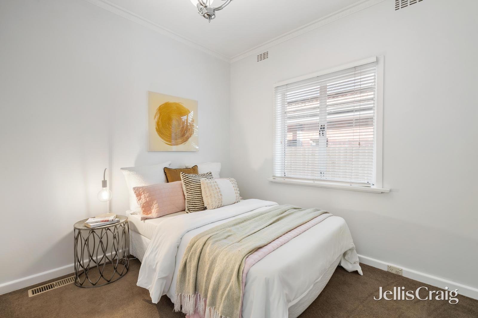 30 Lysbeth Street, Mckinnon image 8