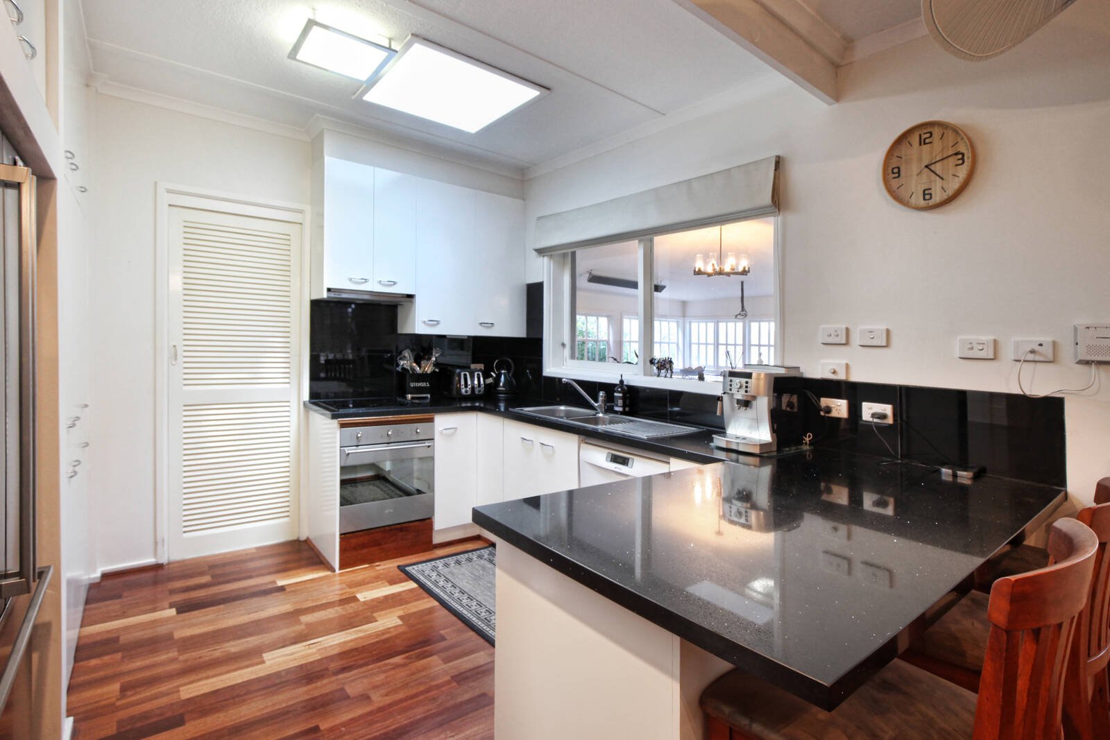 Property Gallery Thumbnail 6
