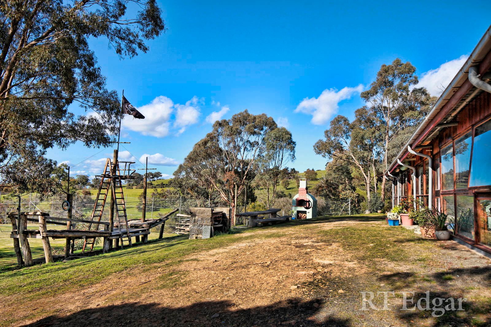 Property Gallery Thumbnail 12