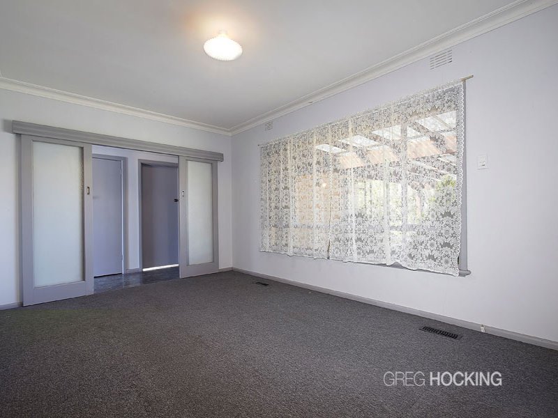 30 Montasell Avenue, Deer Park image 6