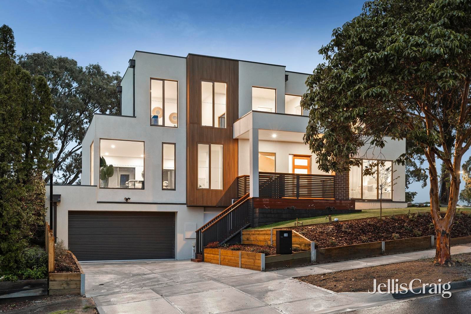 30 Monteith Crescent, Endeavour&nbsp;Hills image 1