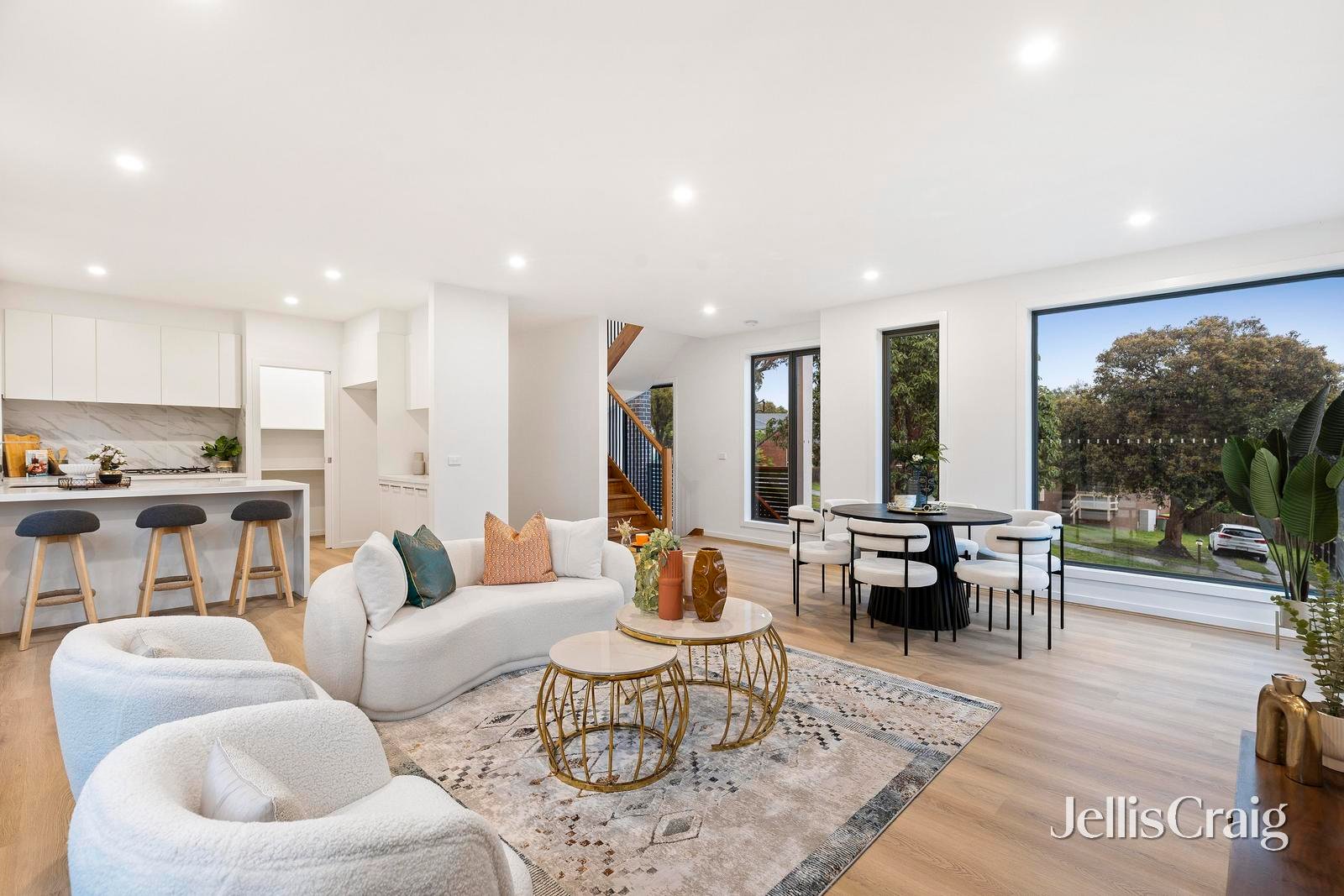 30 Monteith Crescent, Endeavour&nbsp;Hills image 2