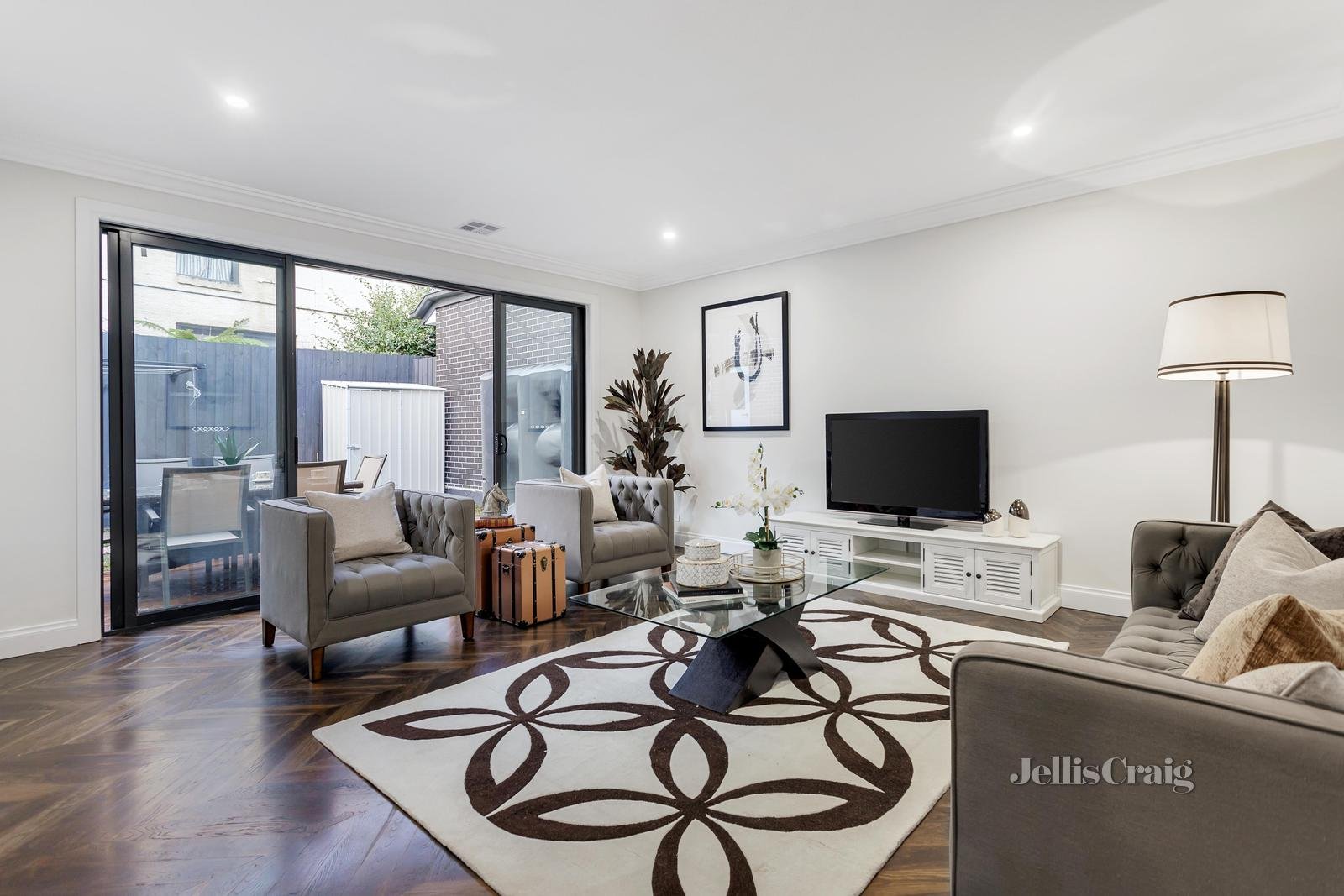 30 Regent Street, Mount Waverley image 2