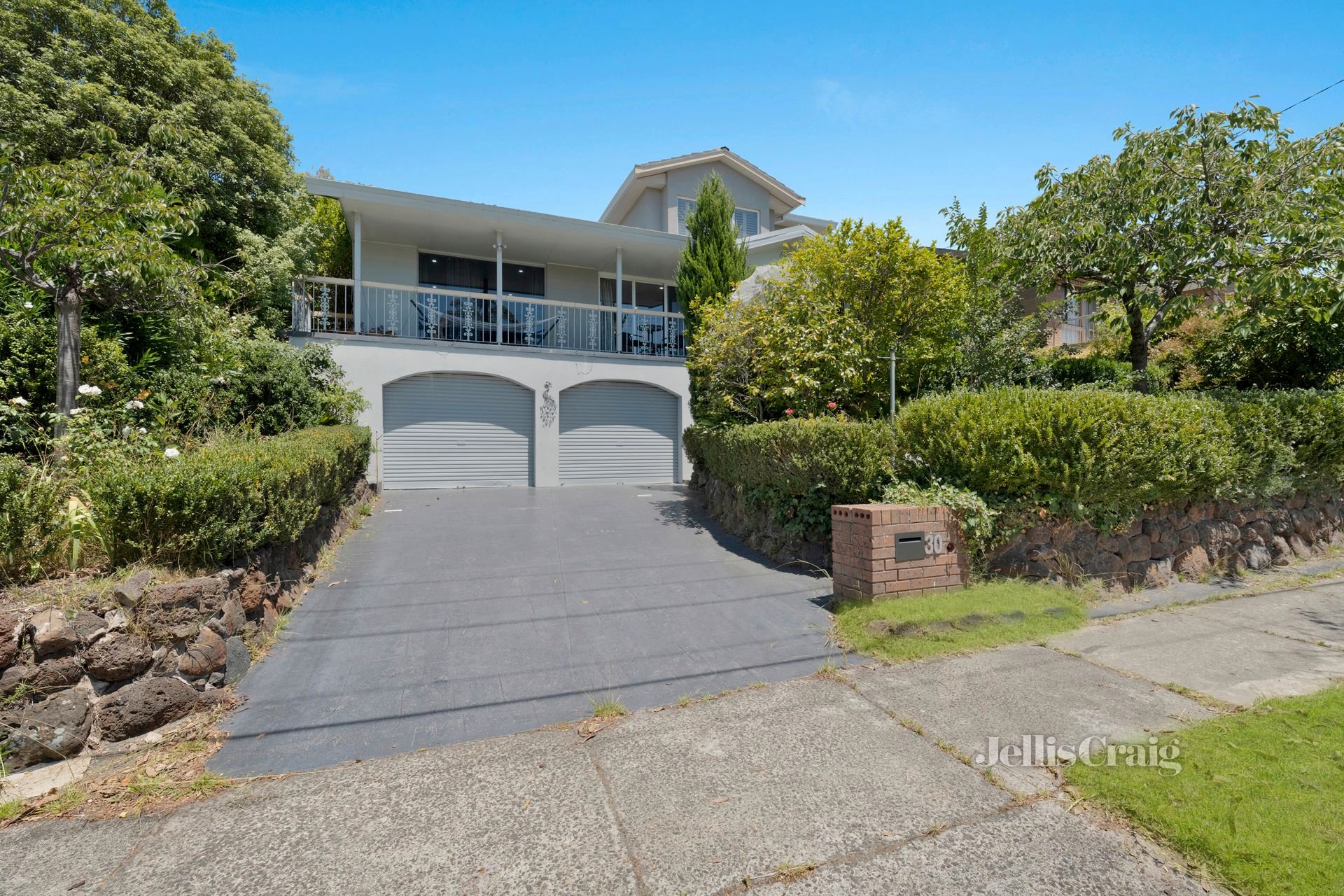 30 Remington Drive, Glen Waverley image 1