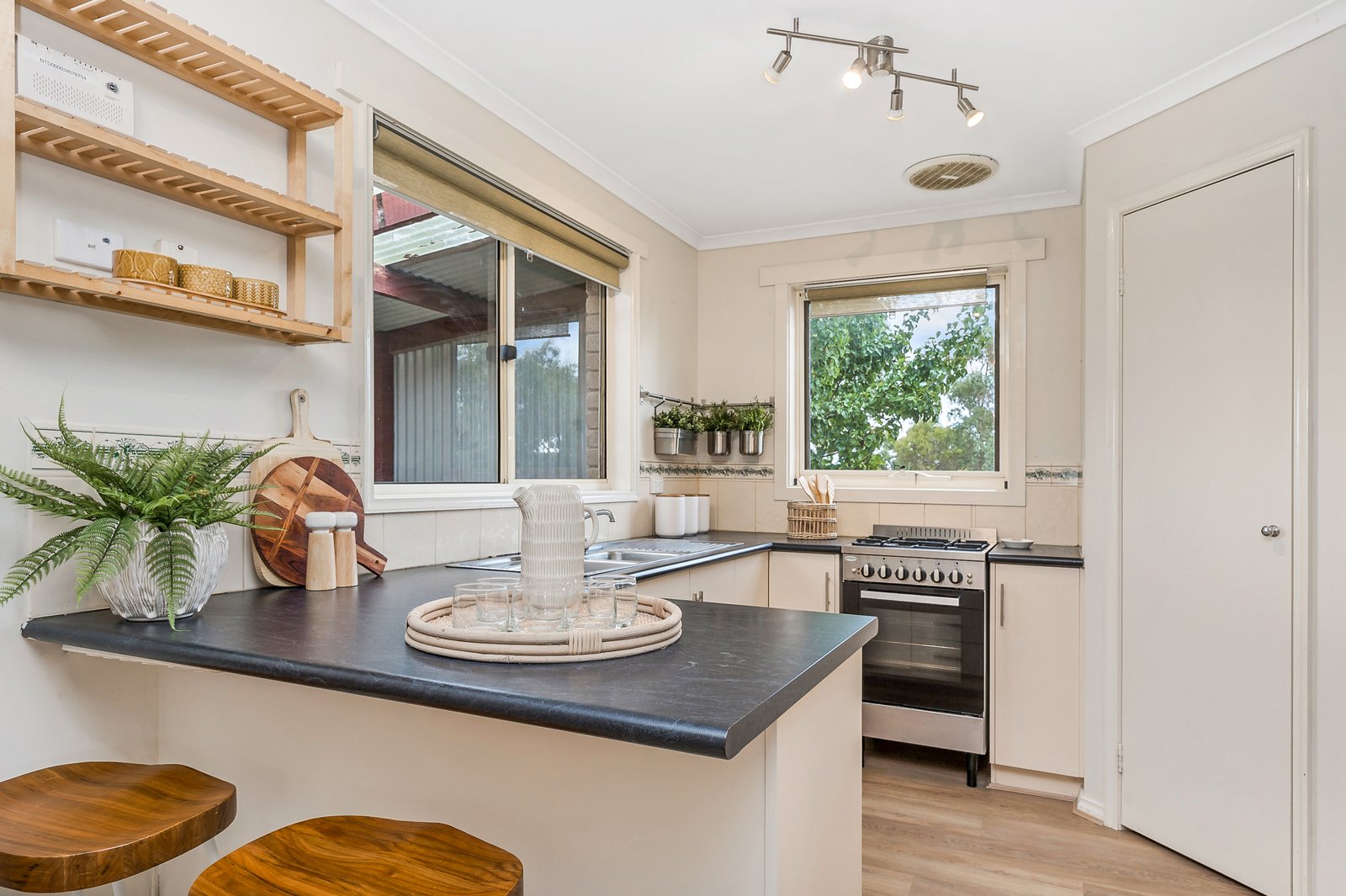 Property Gallery Thumbnail 6