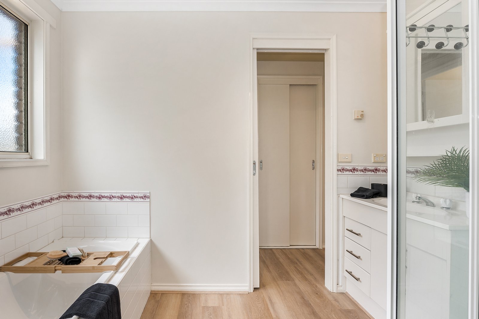 Property Gallery Thumbnail 8