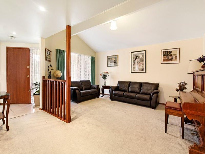30 Roberts Avenue, Box Hill South image 2