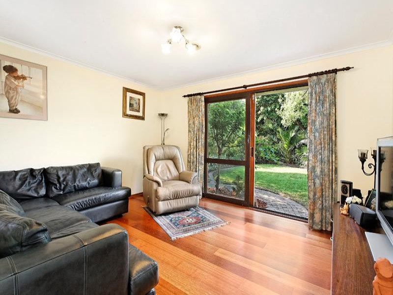 30 Roberts Avenue, Box Hill South image 3