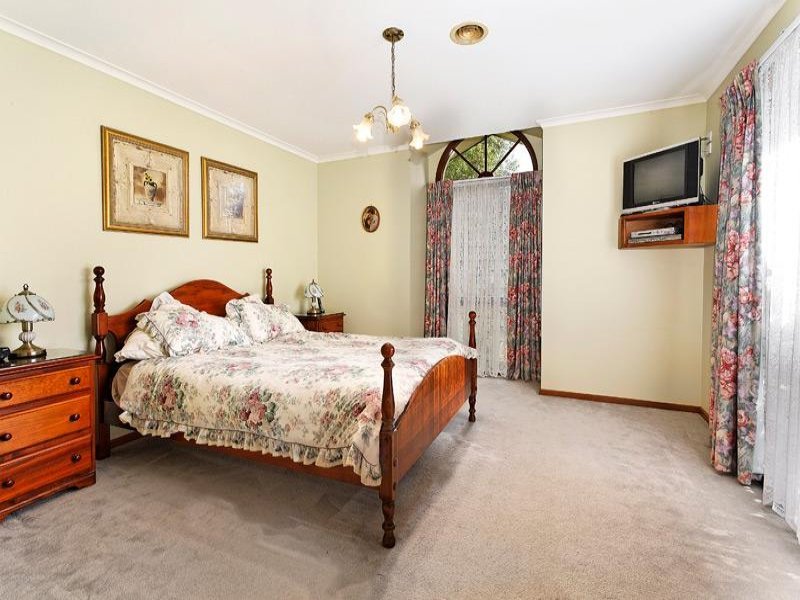 30 Roberts Avenue, Box Hill South image 7