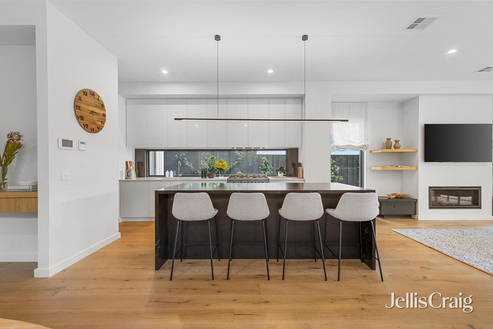 30 Shaftesbury Avenue, Malvern image 3