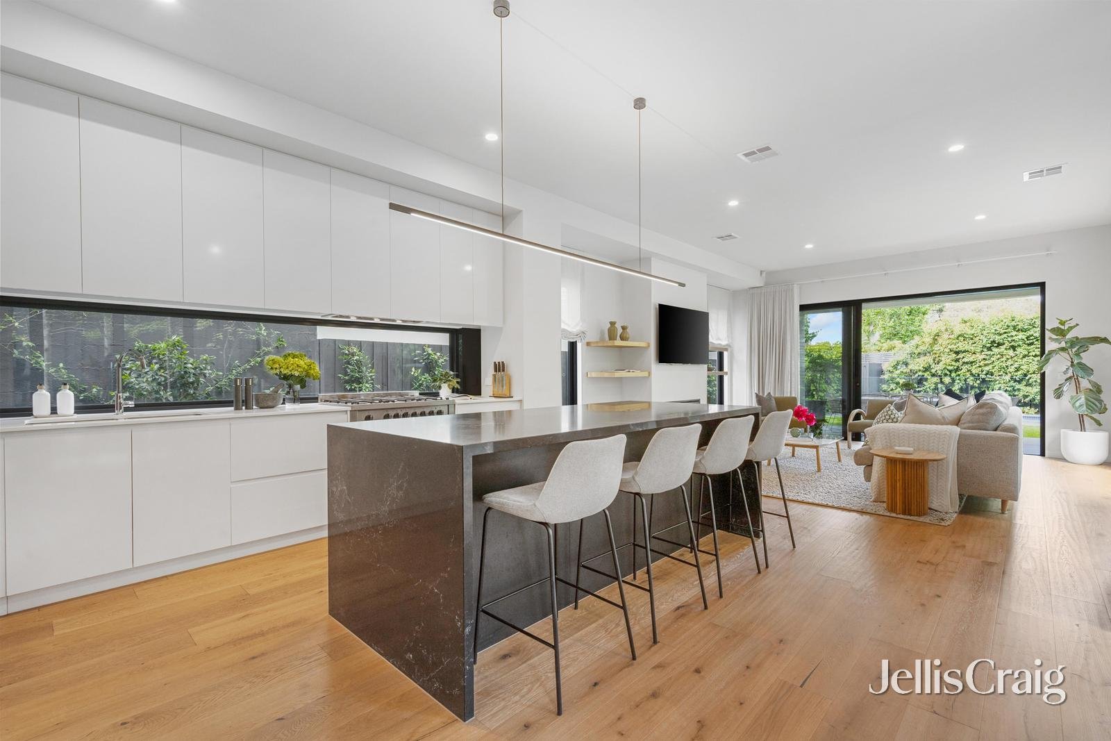 30 Shaftesbury Avenue, Malvern image 4