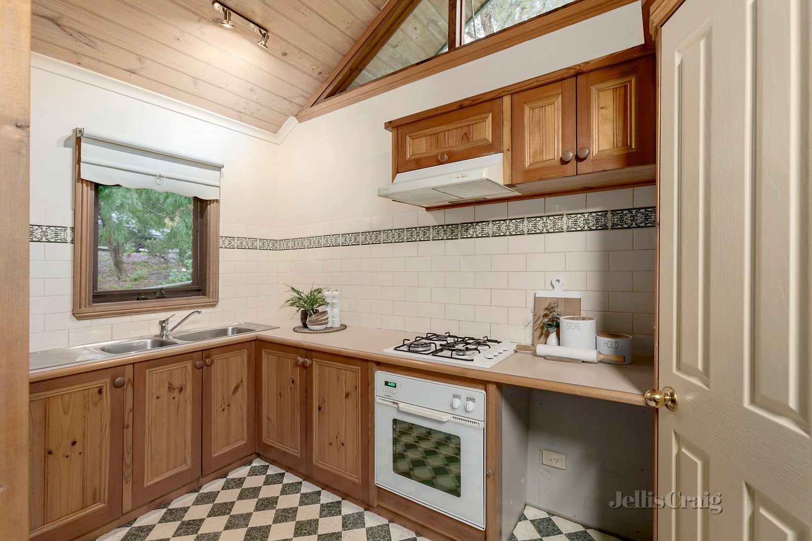 30 Stanhope Street, Eltham image 5