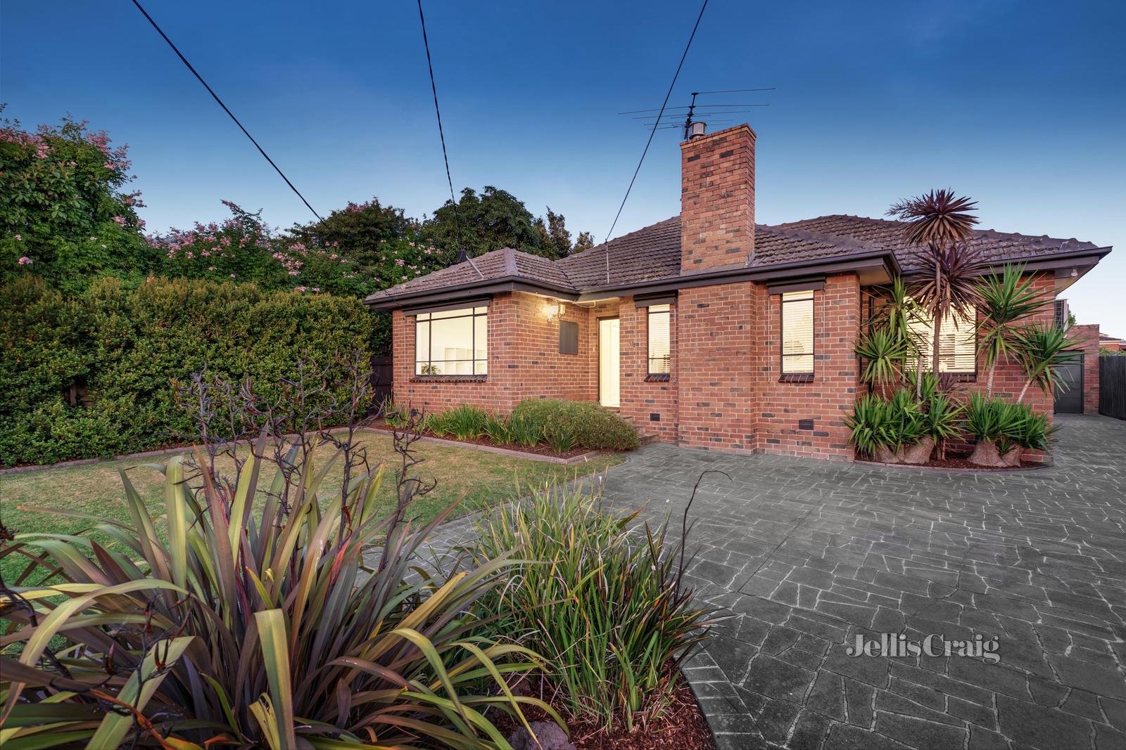 30 Stratford Avenue, Bentleigh East image 1