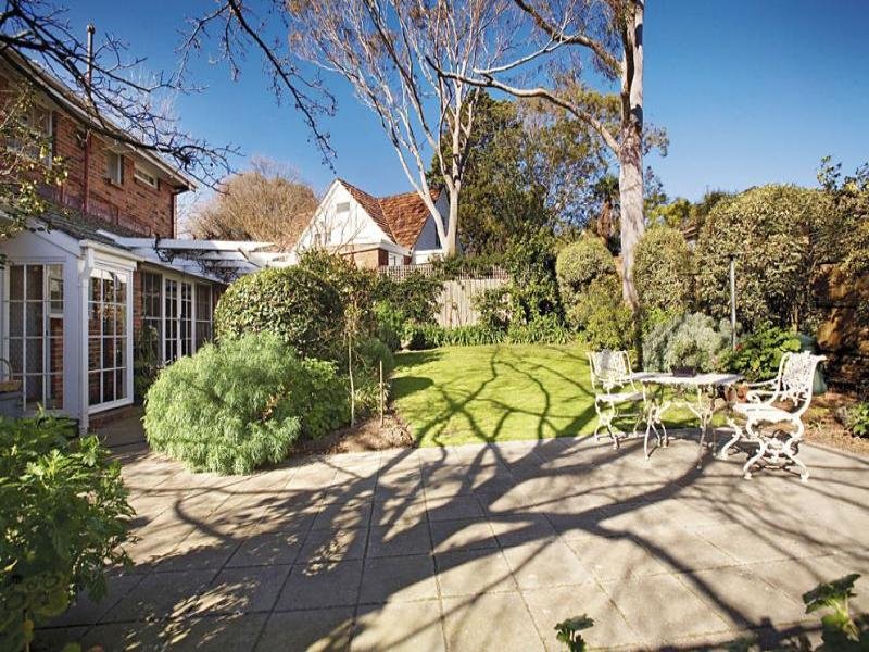 30 Stroma Avenue, Balwyn North image 5