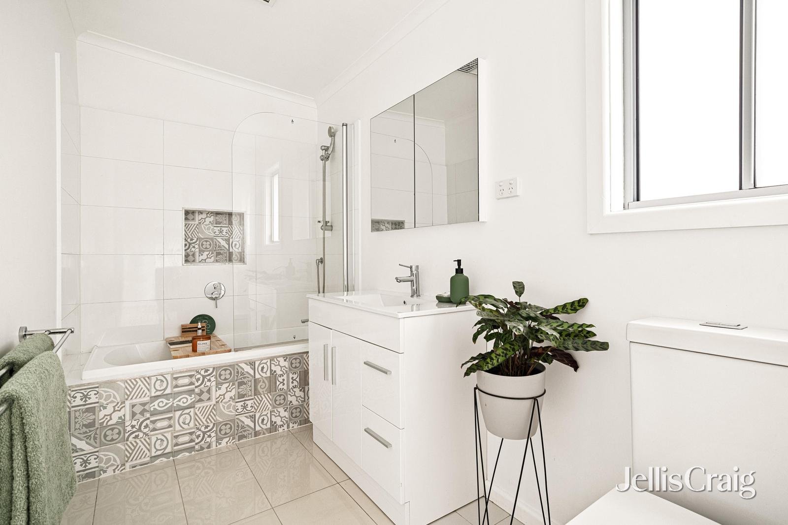 30 Swan Walk, Chelsea image 12