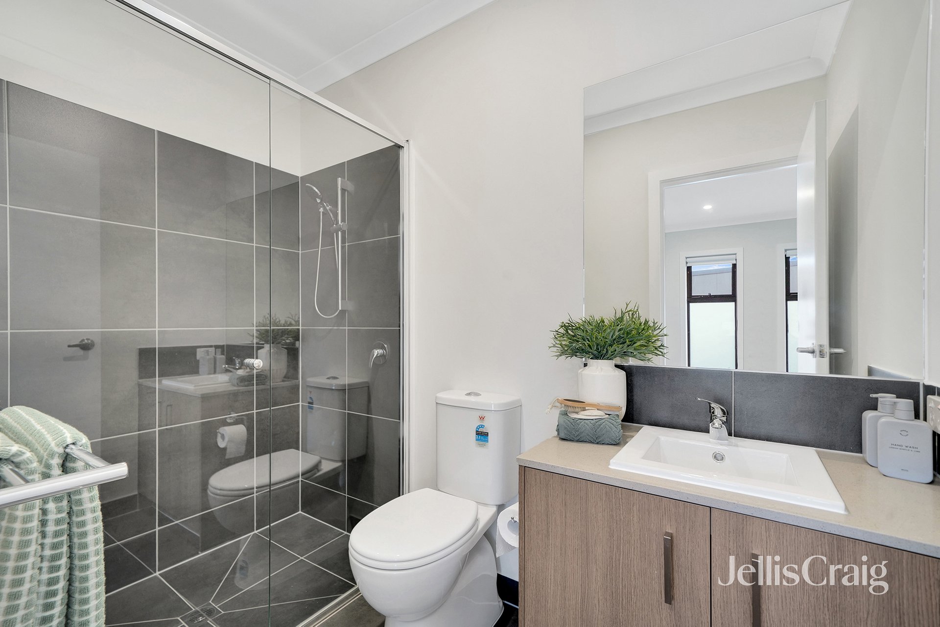 30 Thermal Loop, South Morang image 10
