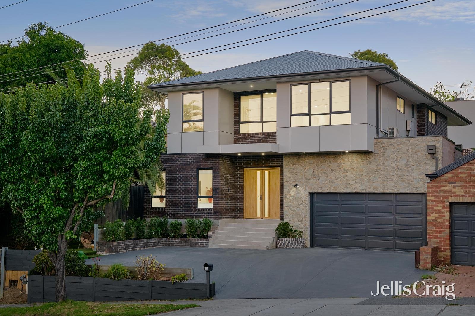 30 Warrigal Road, Surrey&nbsp;Hills image 1