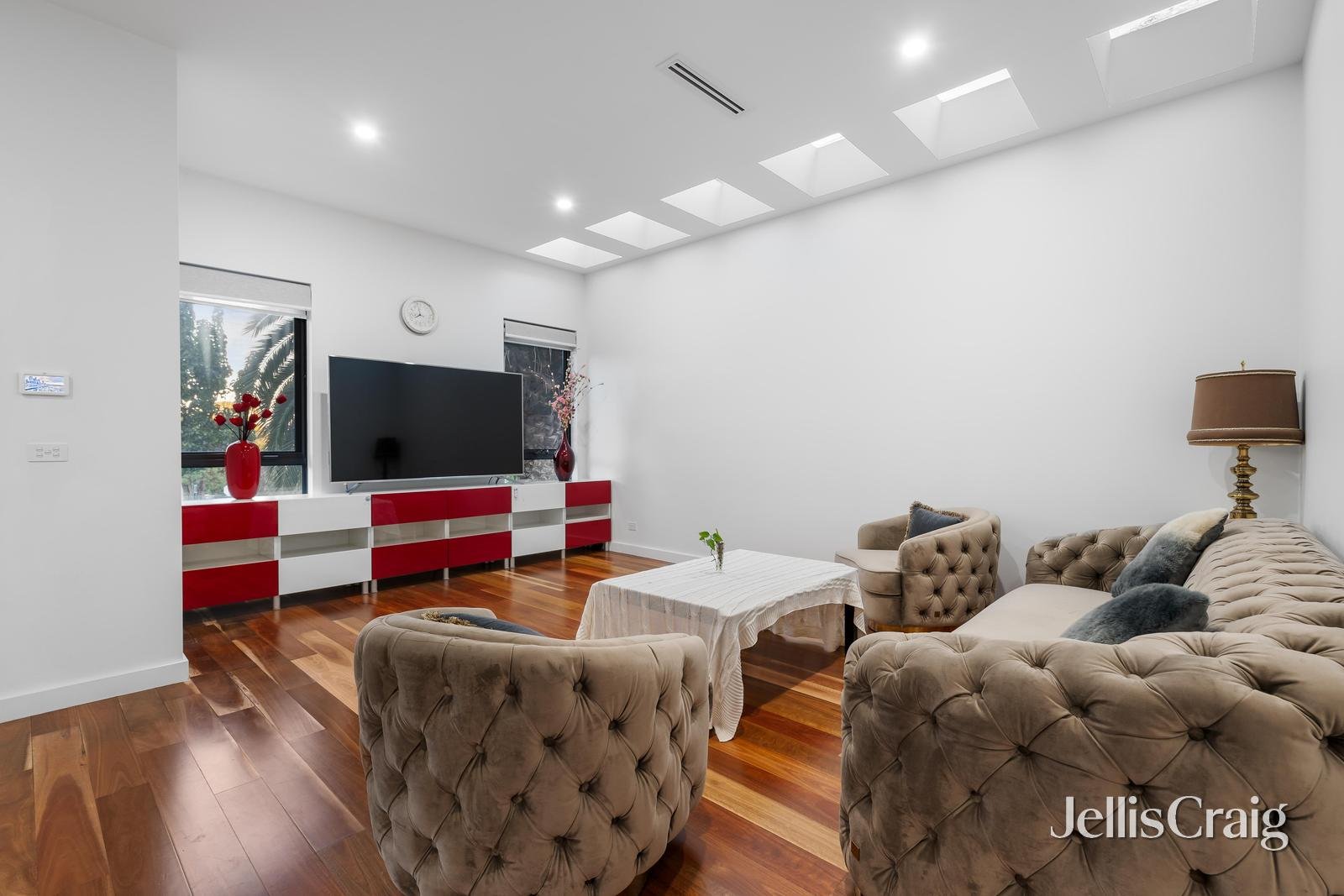 30 Warrigal Road, Surrey&nbsp;Hills image 2