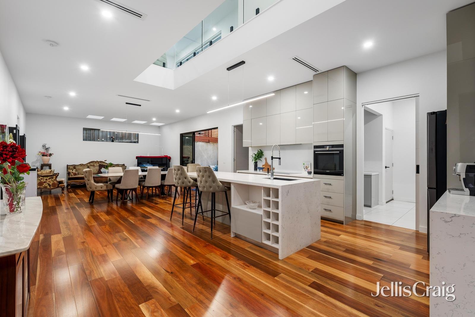 30 Warrigal Road, Surrey&nbsp;Hills image 3