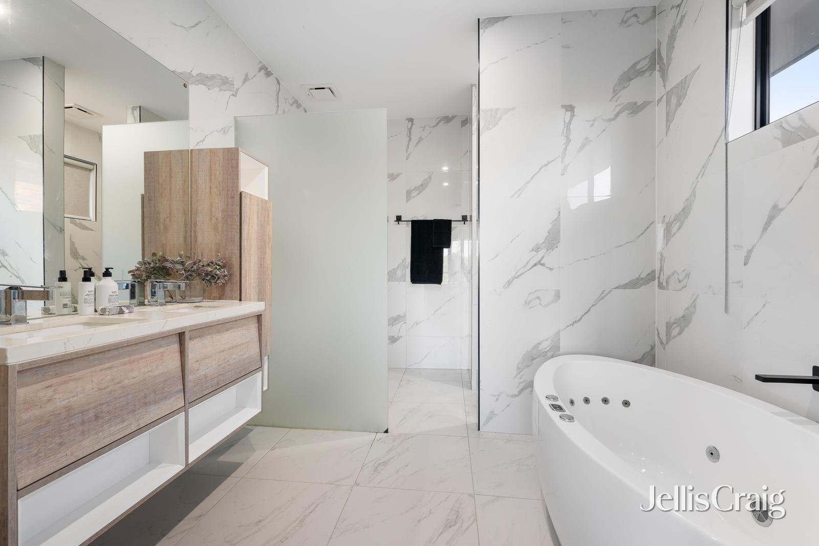 30 Warrigal Road, Surrey&nbsp;Hills image 11