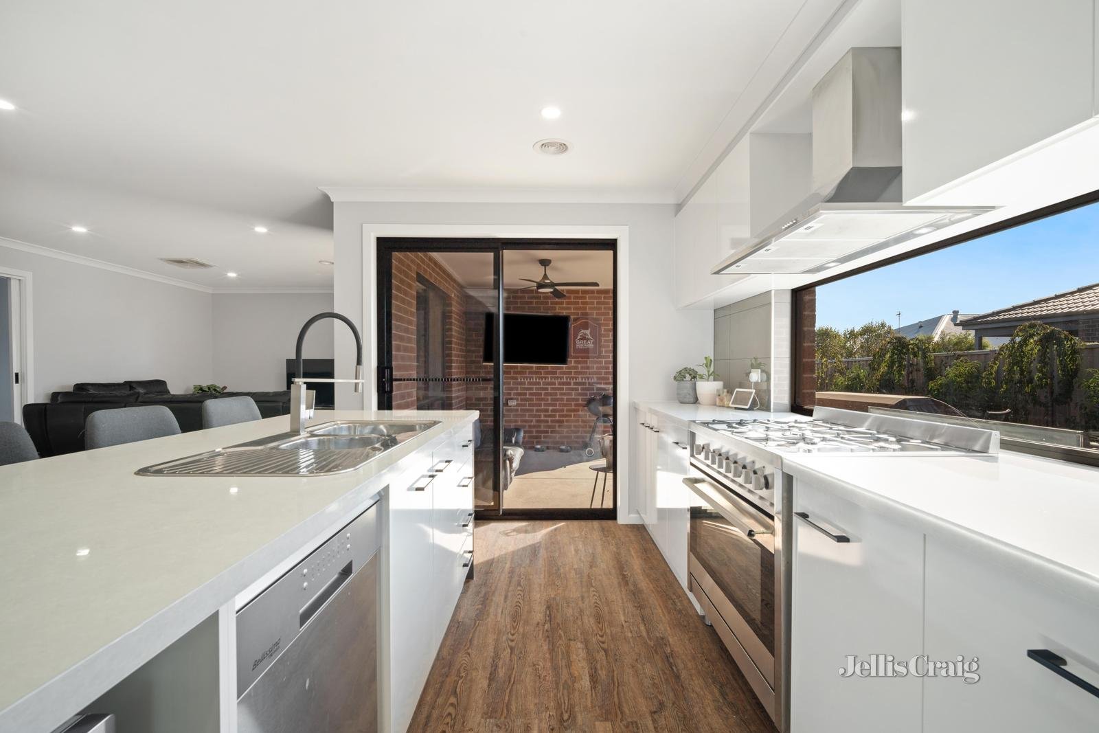 30 Wedge Tail Drive, Winter Valley image 4