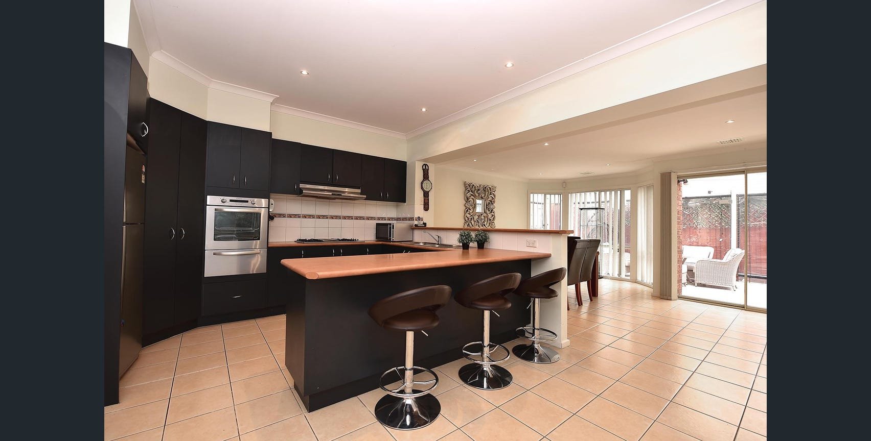 30 Whitecliffe Drive, Rowville image 2