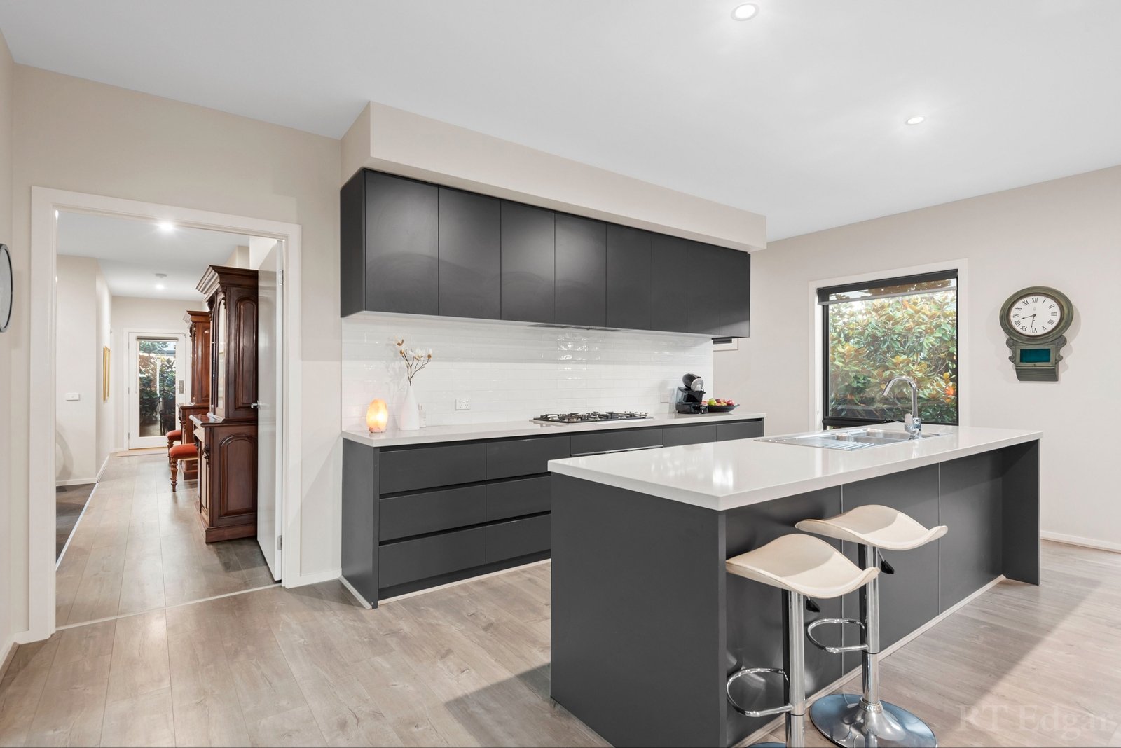 Property Gallery Thumbnail 6