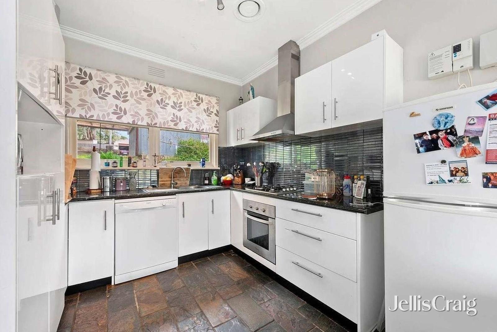 30 York Street, Golden Point image 4