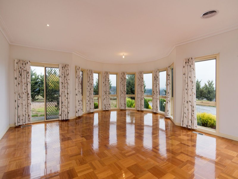 300 Edward Road, Chirnside Park image 4