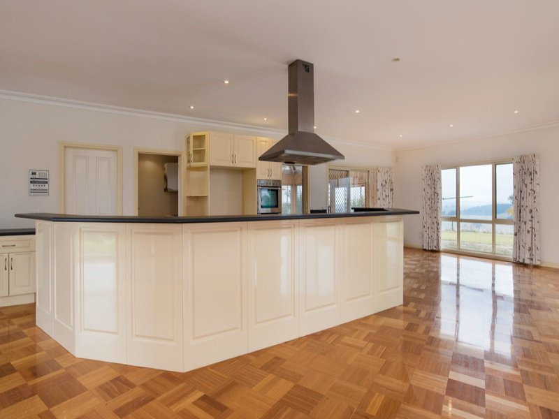 300 Edward Road, Chirnside Park image 7
