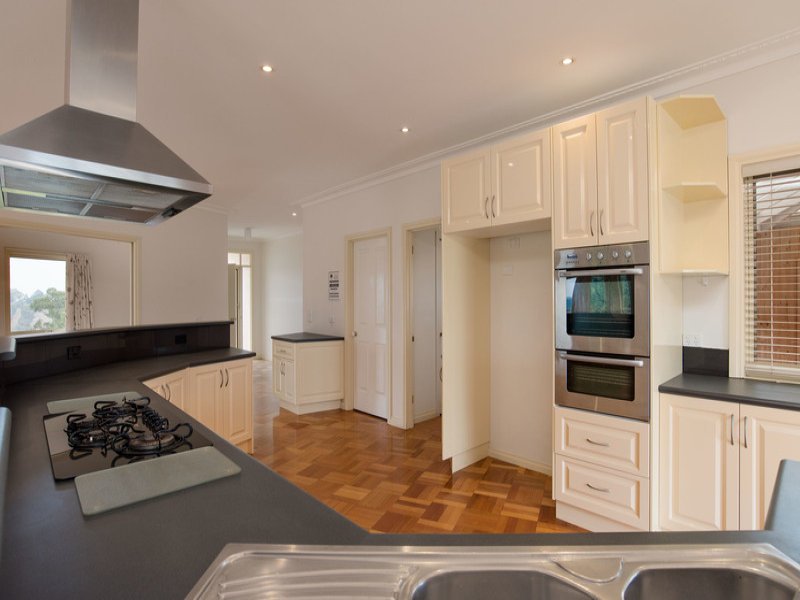 300 Edward Road, Chirnside Park image 8