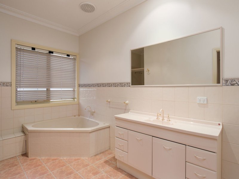 300 Edward Road, Chirnside Park image 12