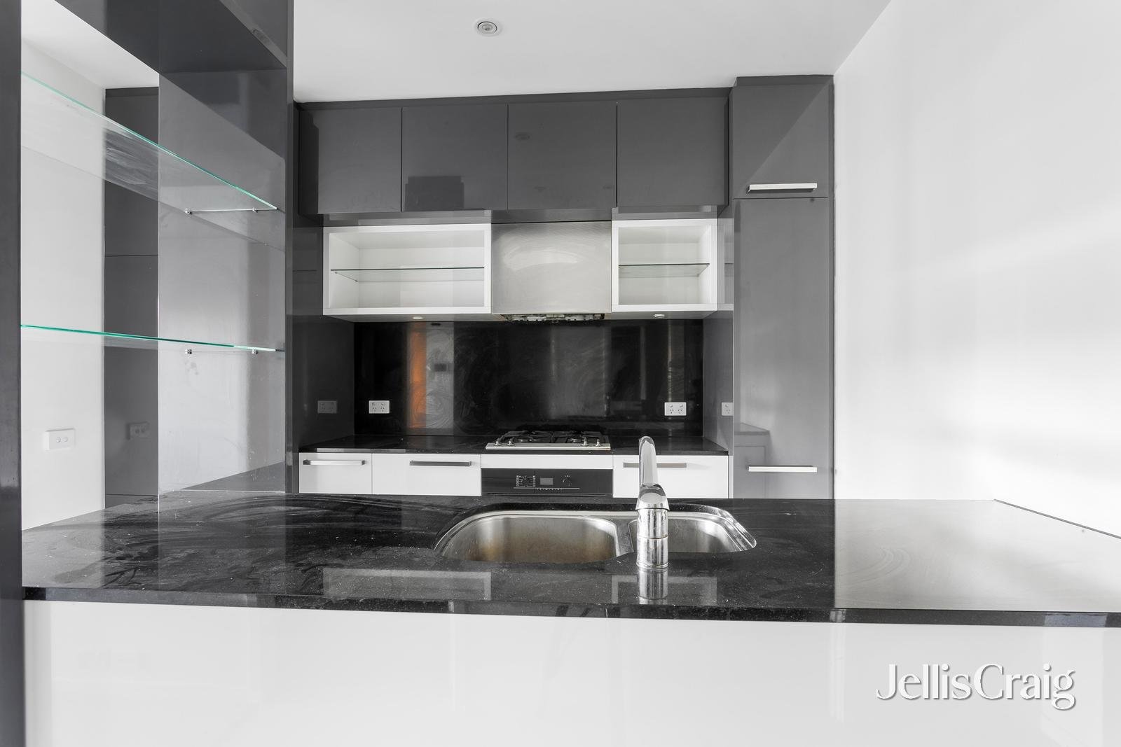 3006/7 Riverside Quay, Southbank image 5