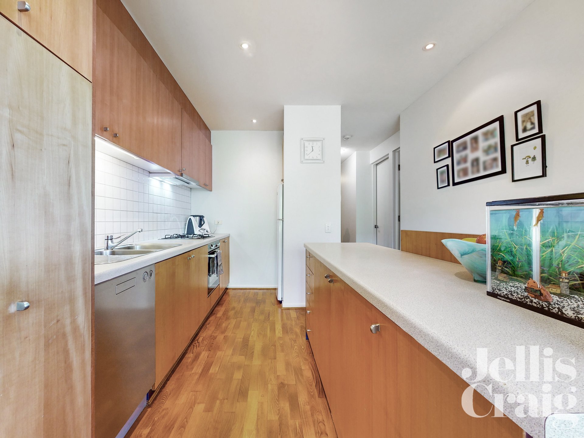30/1 Domville Avenue, Hawthorn image 4
