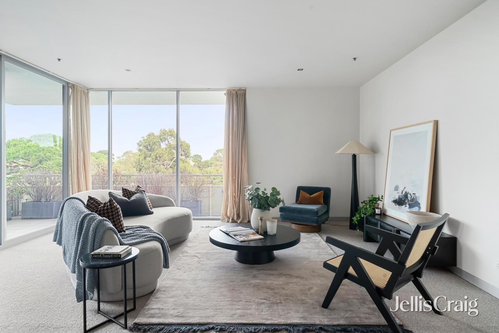 301/1 Roy Street, Melbourne image 2