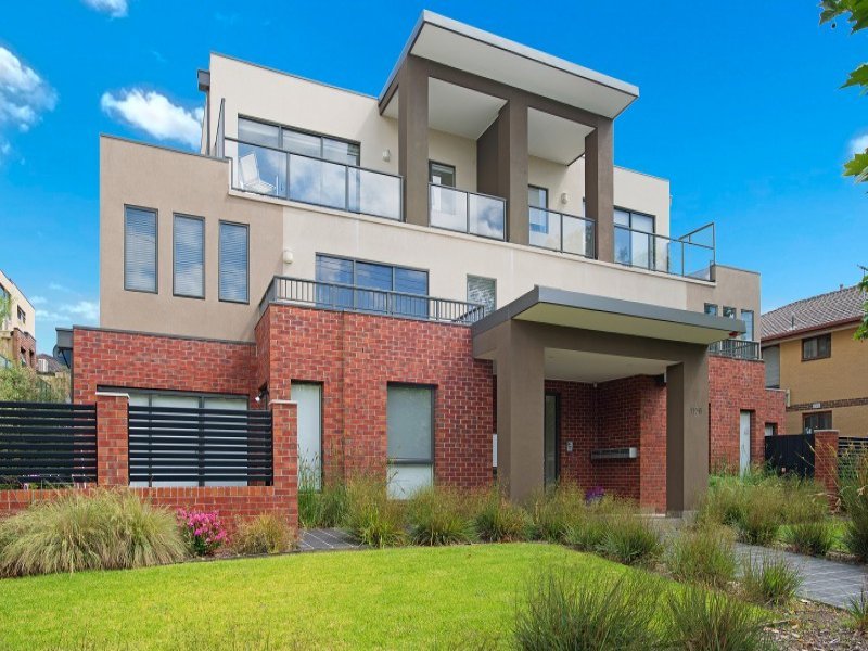 301/1136 Whitehorse Road, Box Hill image 2