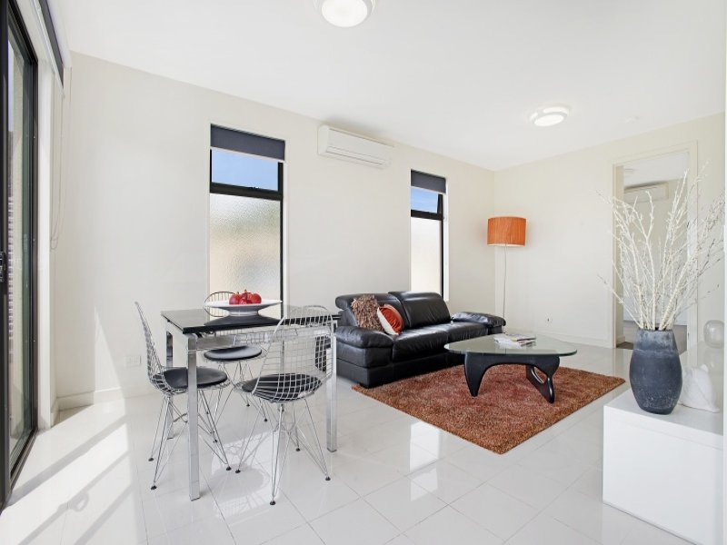 301/1136 Whitehorse Road, Box Hill image 4