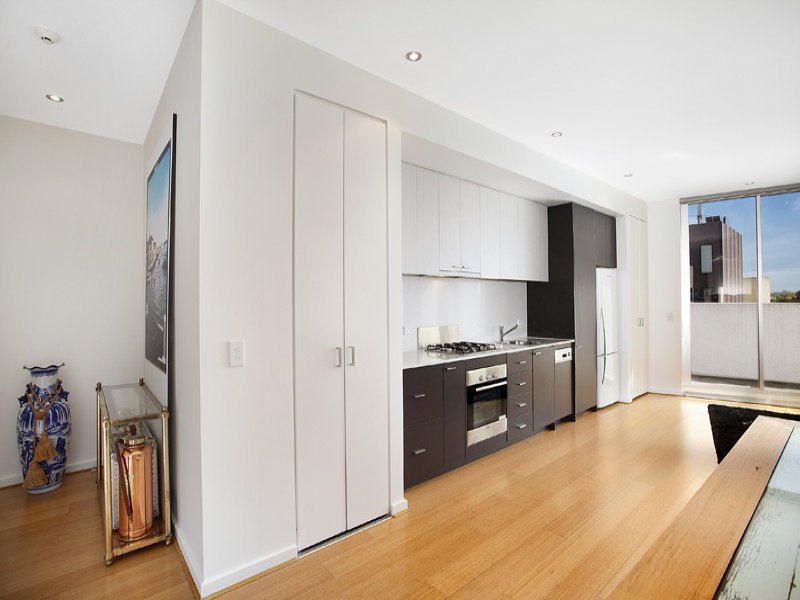 301/122 Ormond Road, Elwood image 9