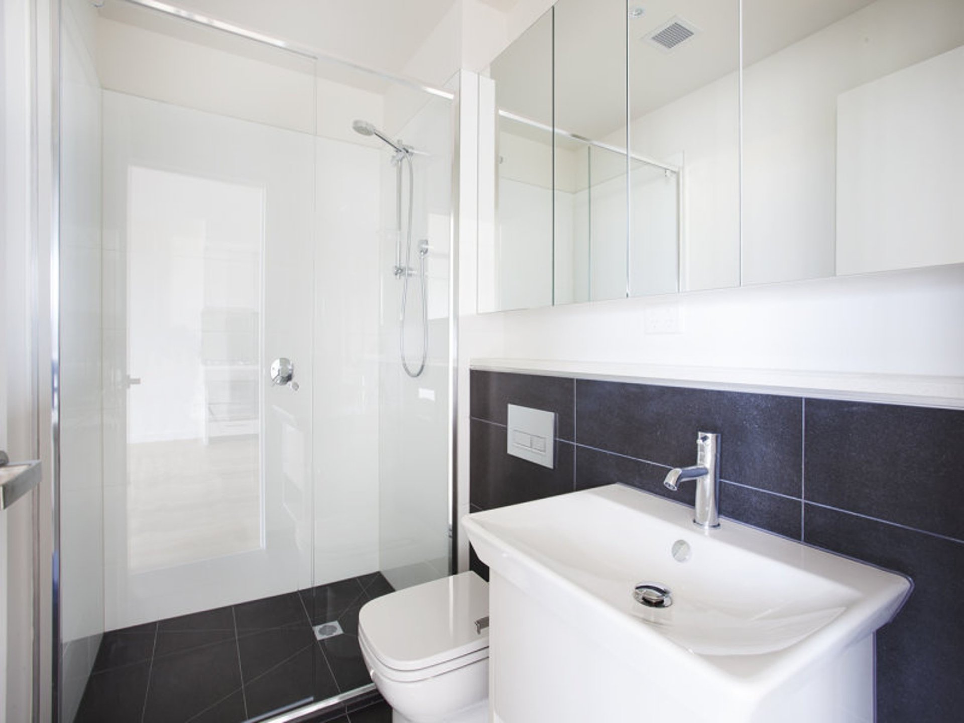 Property Gallery Thumbnail 4