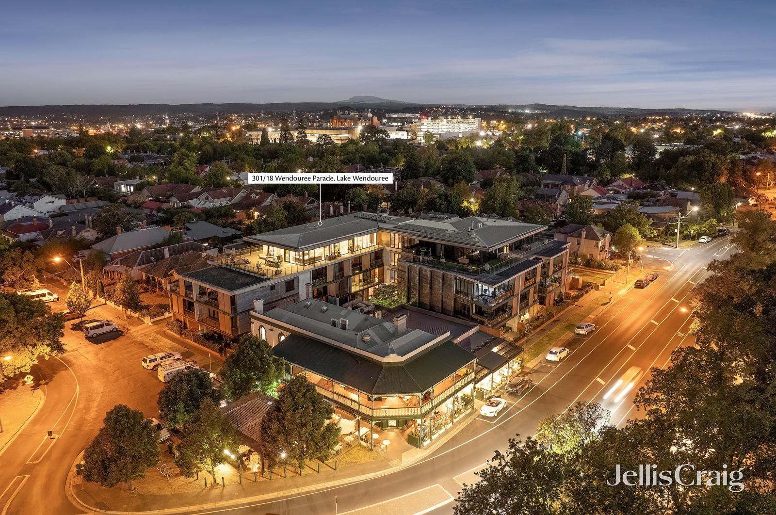301/18 Wendouree Parade, Lake Wendouree image 31