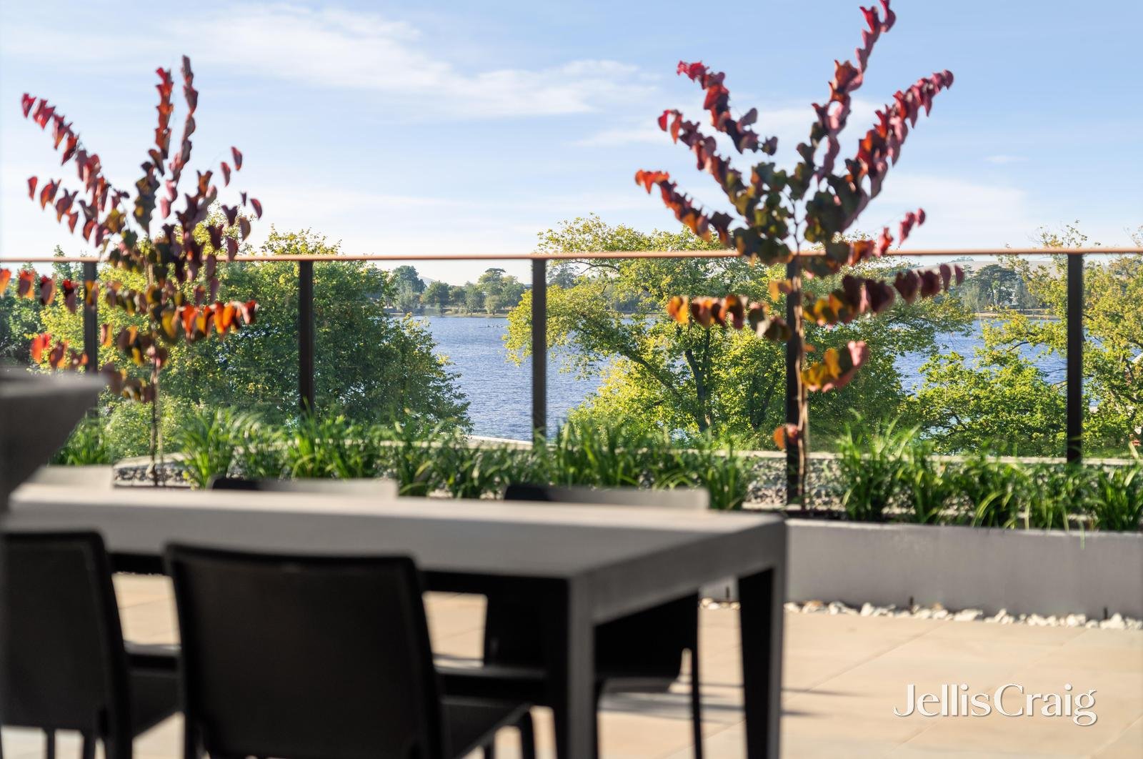 301/18 Wendouree Parade, Lake Wendouree image 11