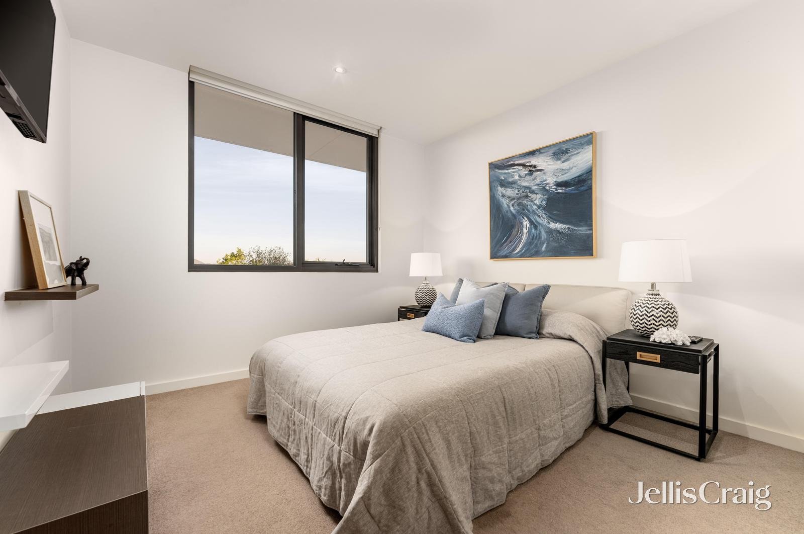 301/18 Wendouree Parade, Lake Wendouree image 20