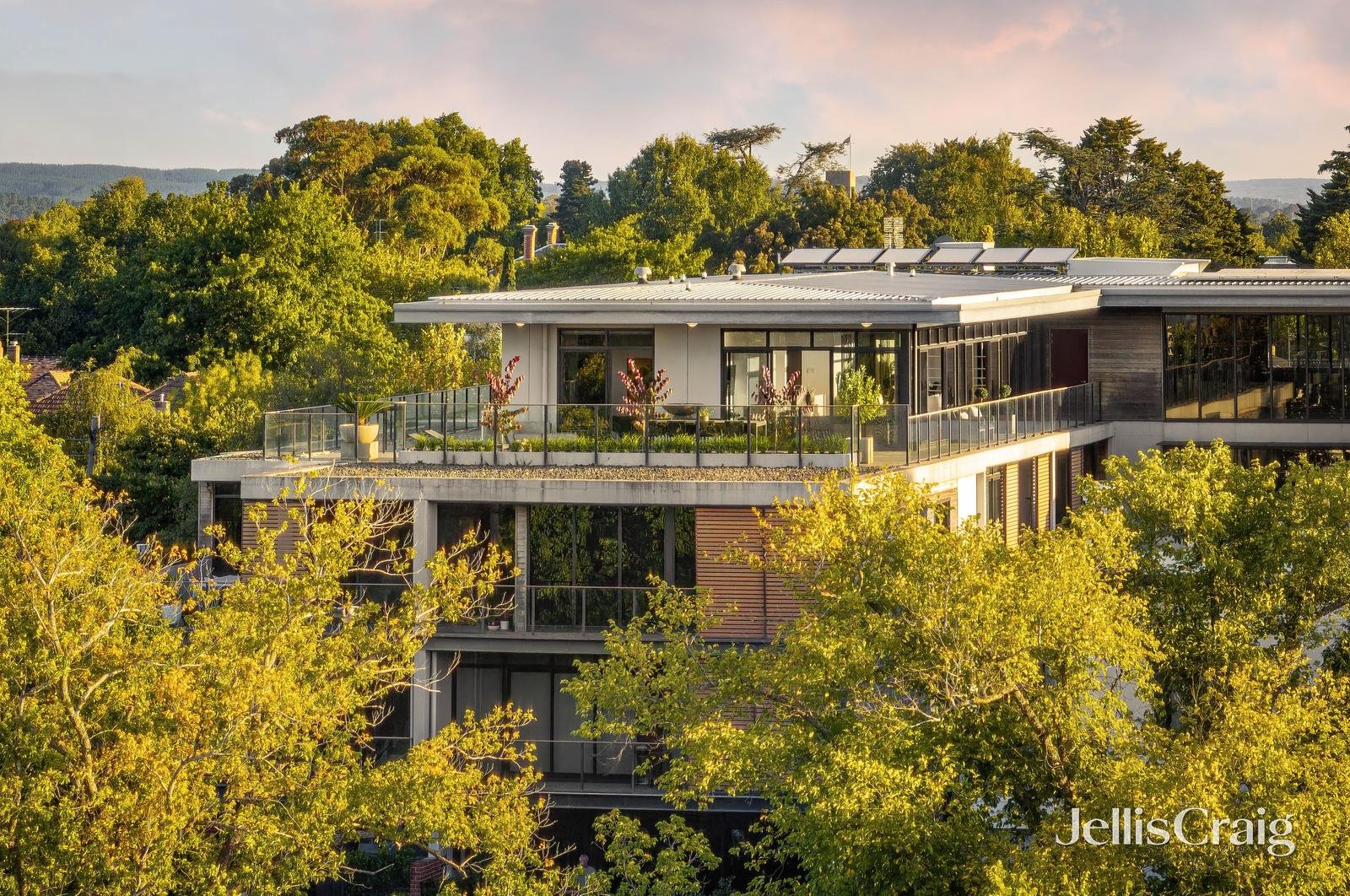 301/18 Wendouree Parade, Lake Wendouree image 30