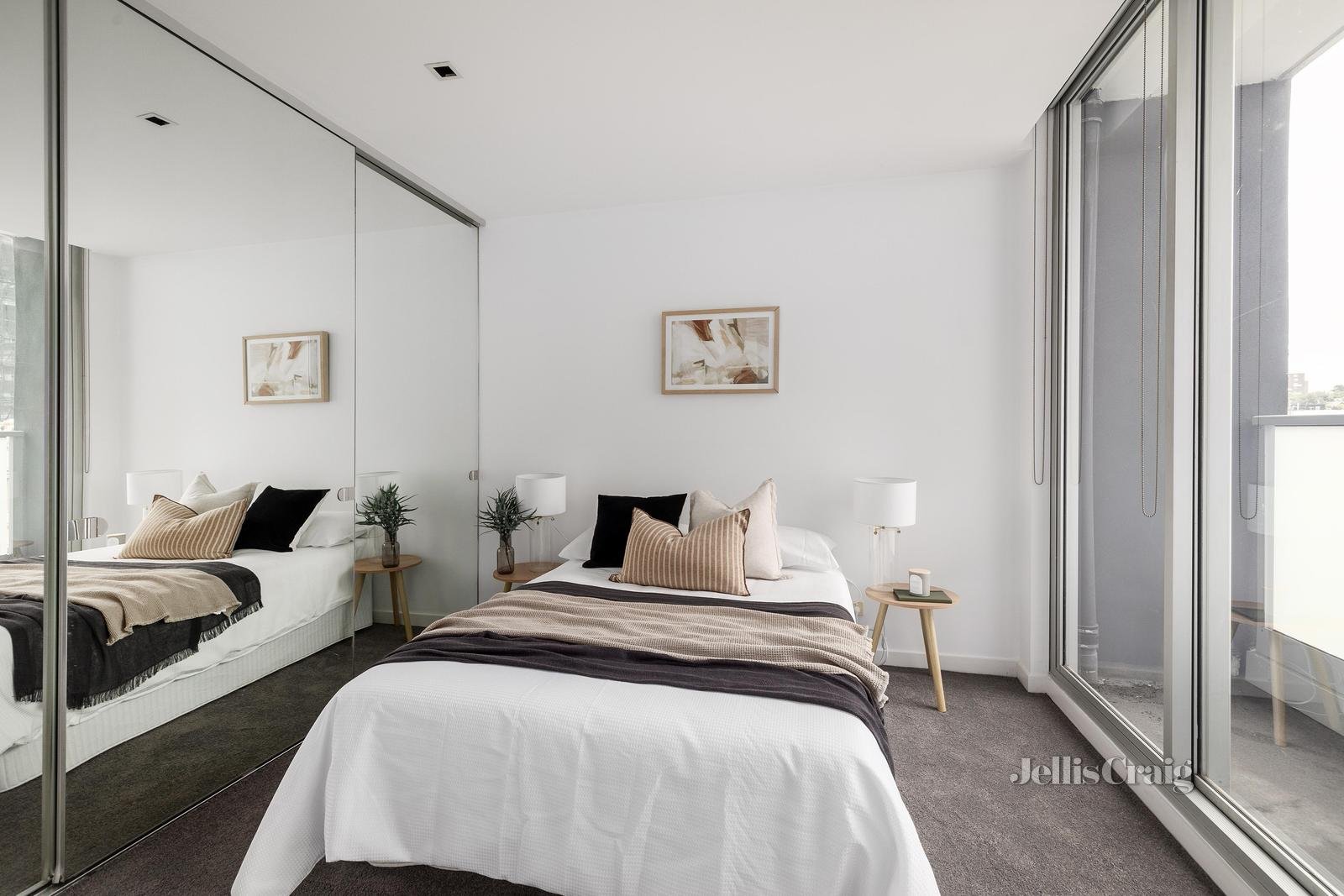 301/200 Toorak Road, South Yarra image 5