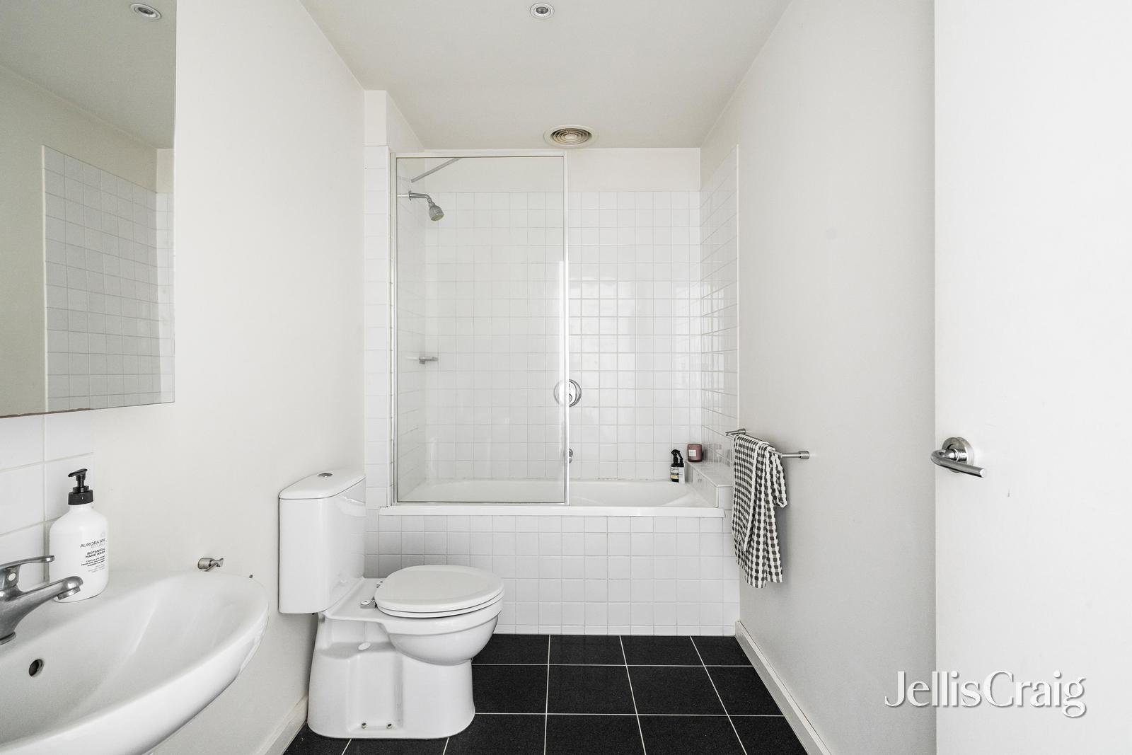 301/2A Montrose Place, Hawthorn&nbsp;East image 5